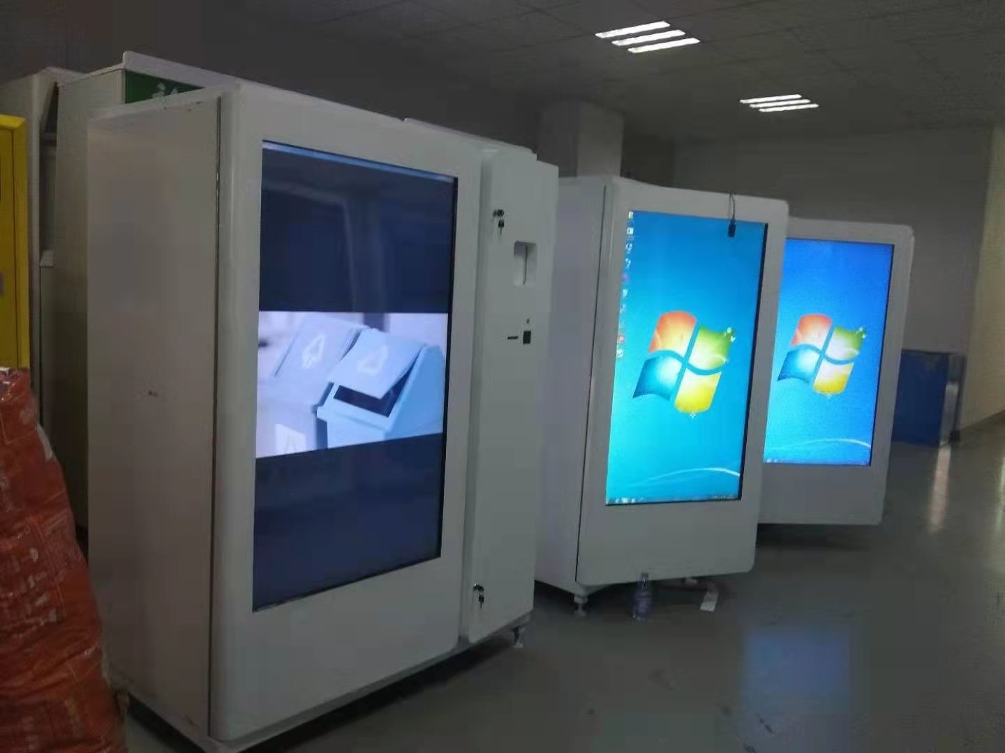 trường hợp công ty mới nhất về Trung tâm mua sắm Tái chế Máy bán hàng tự động